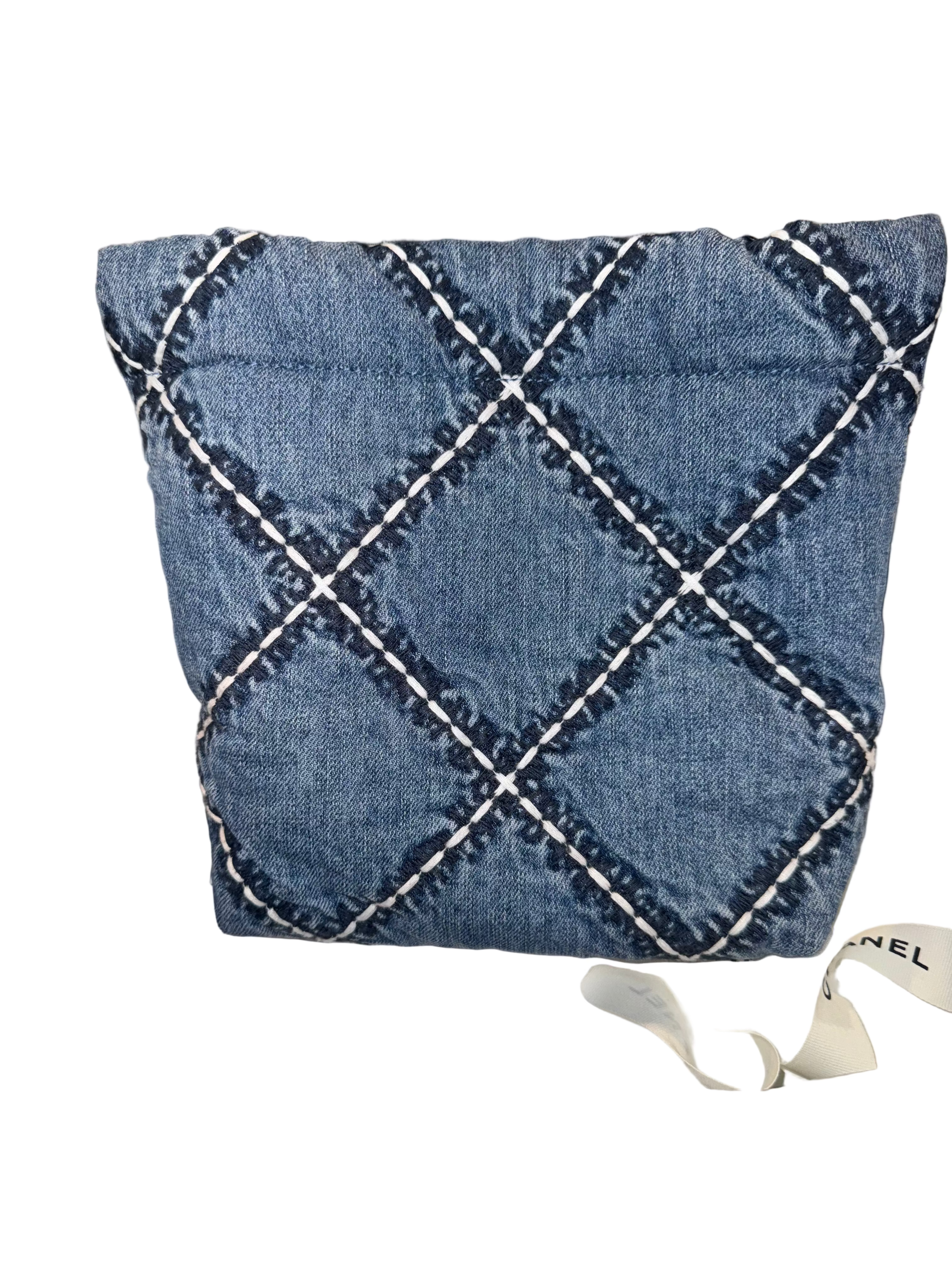 Chanel Mini 22 Shoulder Bag
